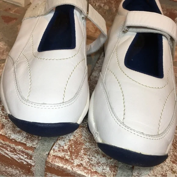 Propet Women's White Navy Mary Jane Therapeutic Walker Shoes size 9 W - Picture 10 of 16
